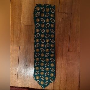 Silk Men’s Tie- Robert Stock Collection-Very good Condition. Tie is patterned.